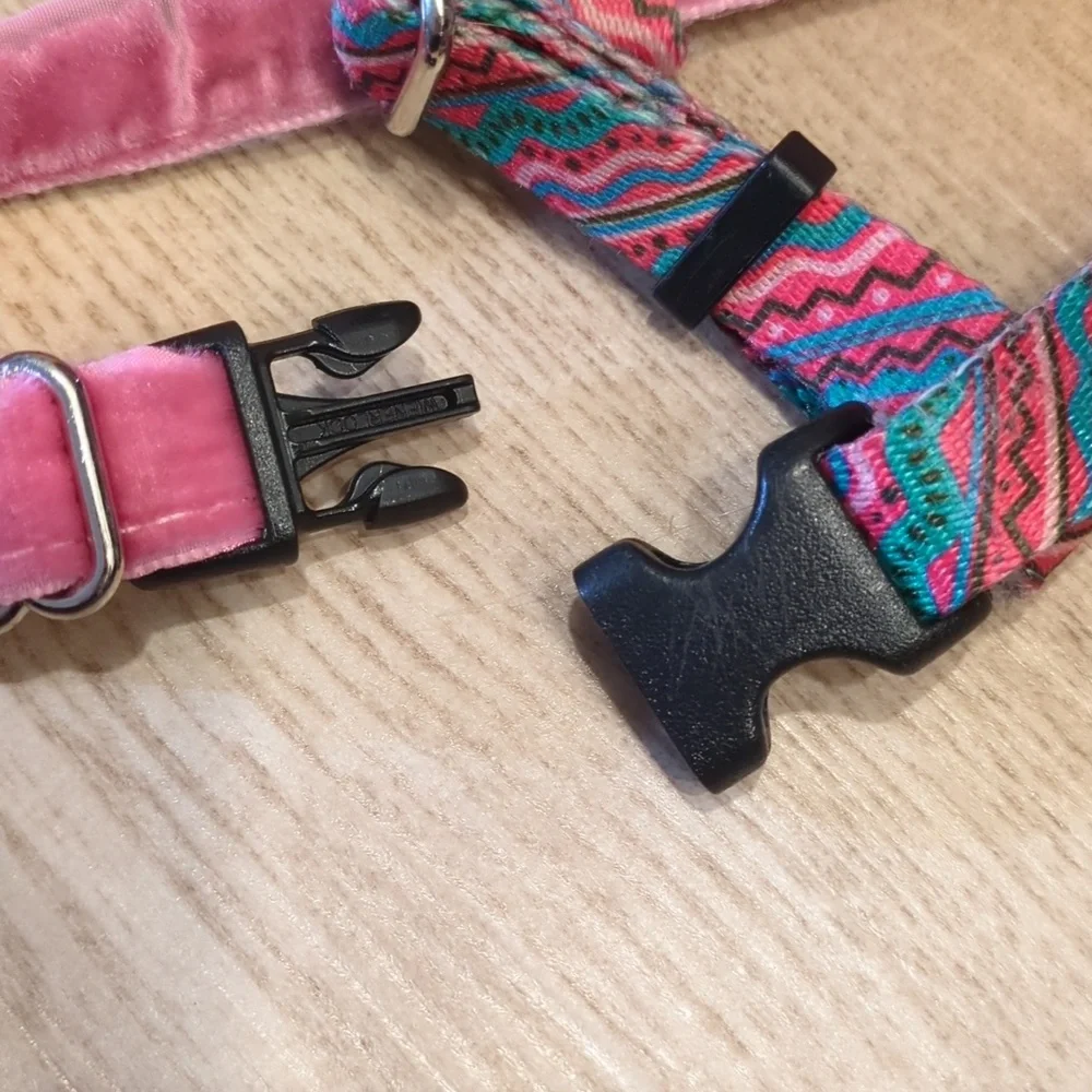 2Hounds Design 1980’s Freedom No-Pull Dog Harness Colorful Pink Style in Size XS